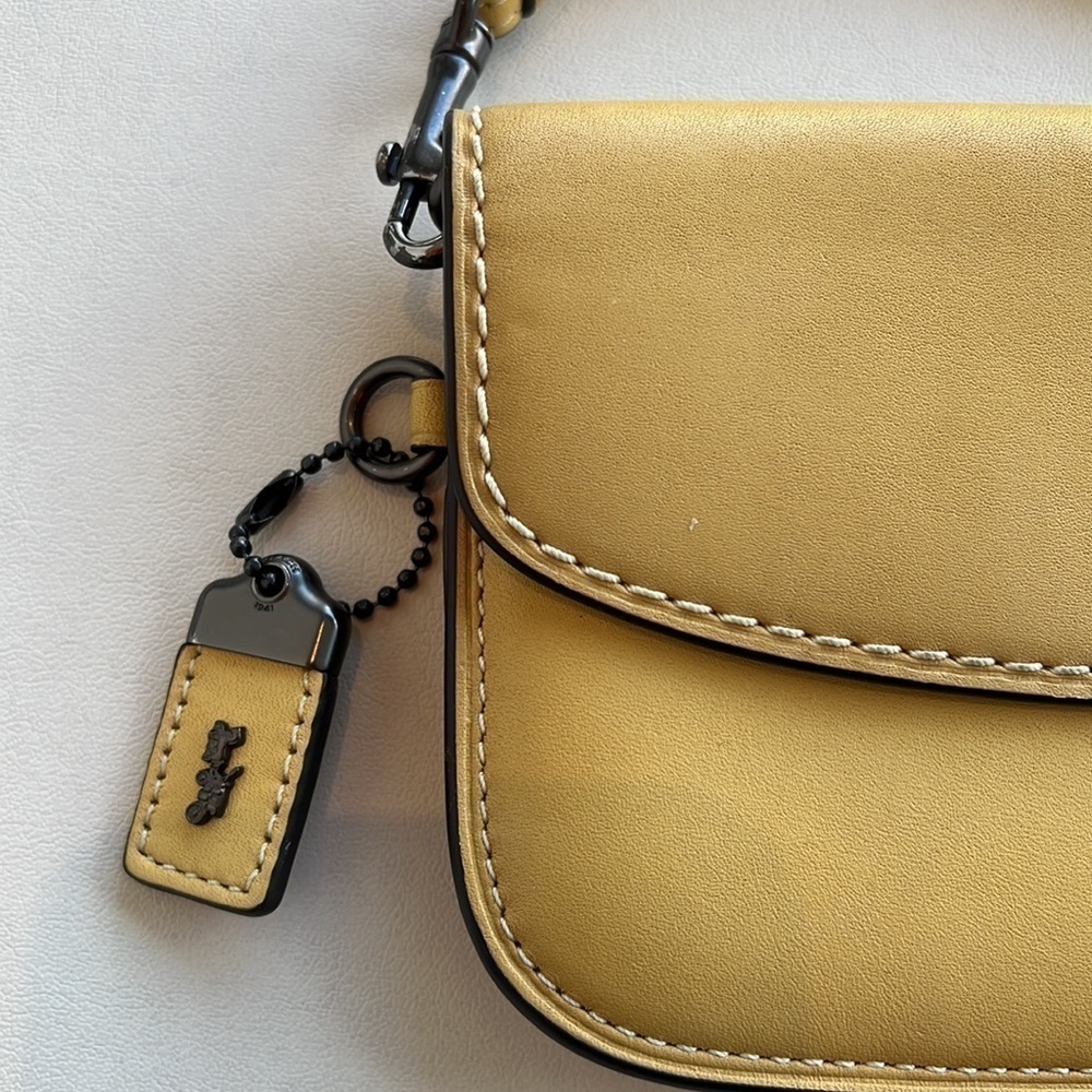 Coach Glovetanned Leather Wristlet Clutch Melon Yellow - Picture 2 of 13